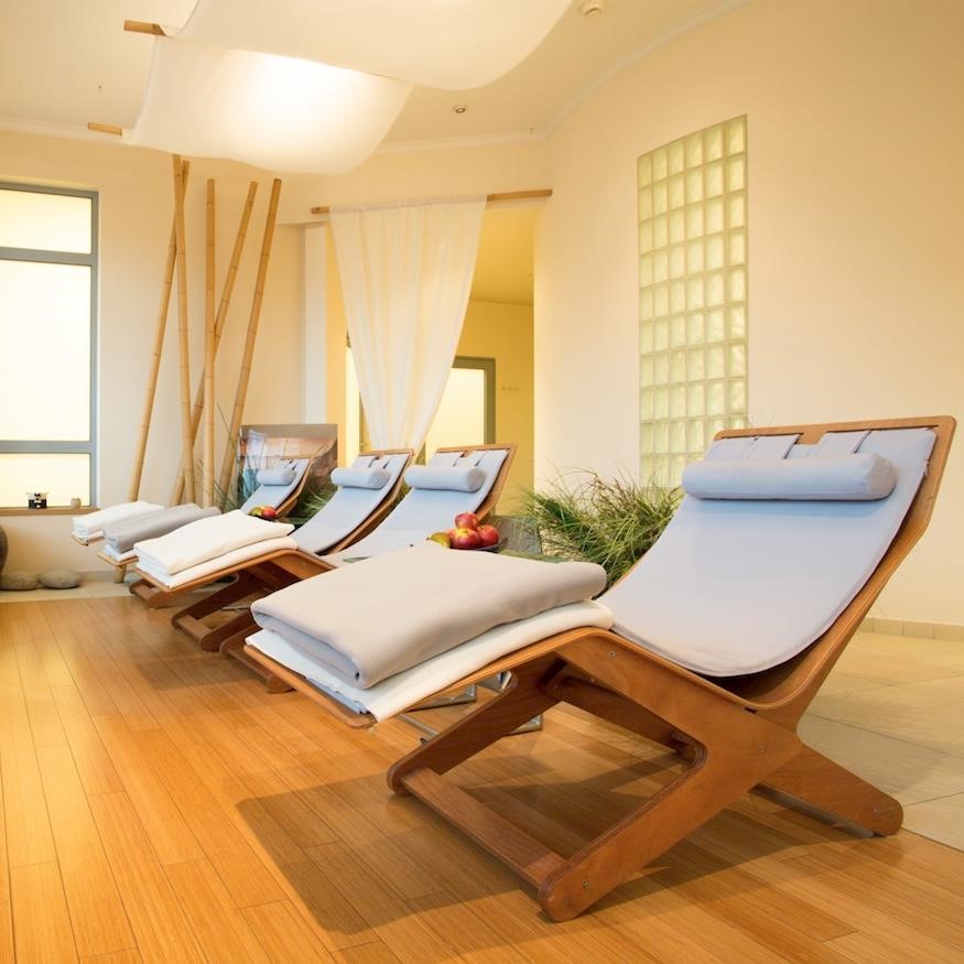 Beauty salons in Ireland to reopen on July 20 – will the UK follow suit? 