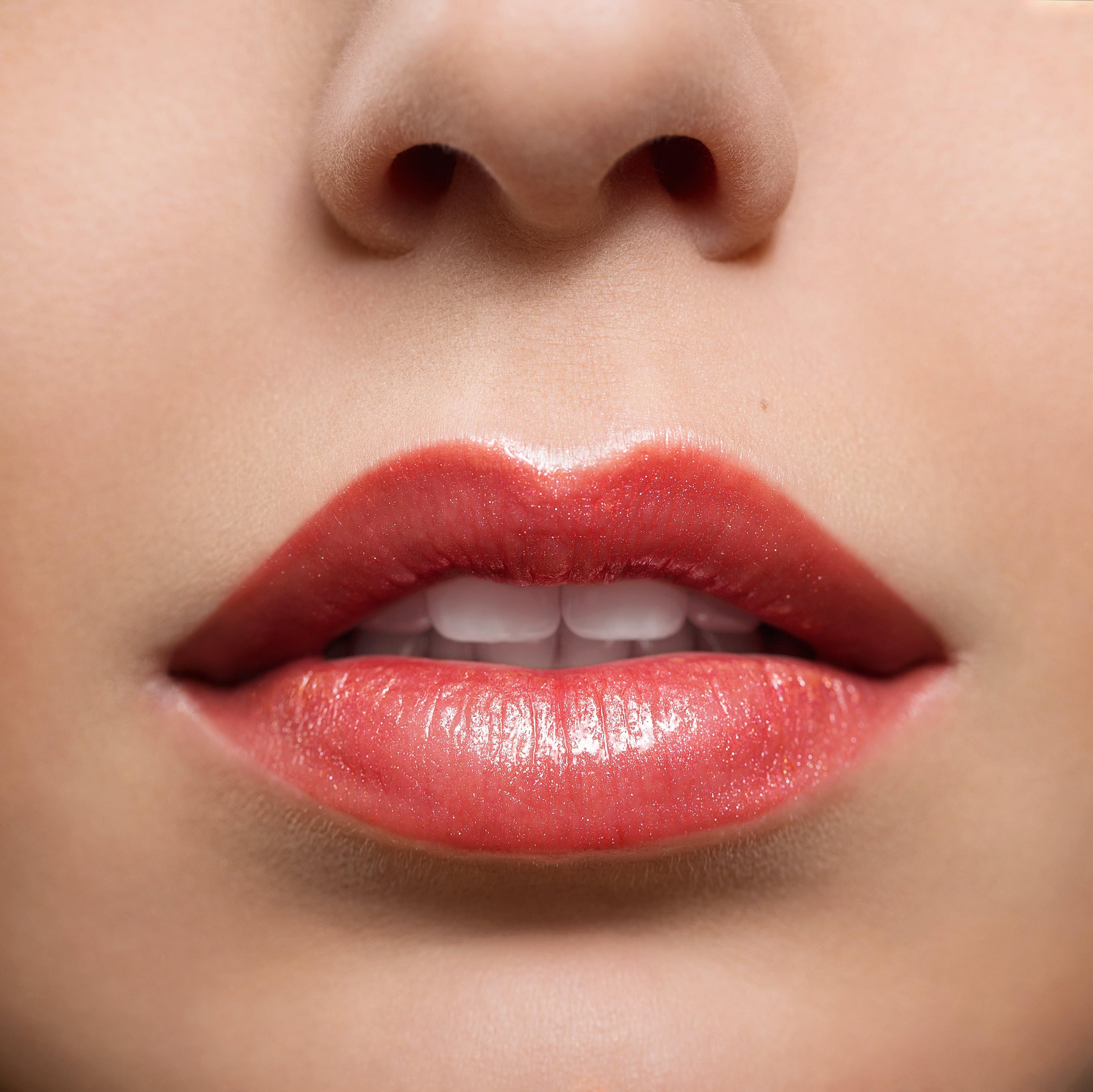 How to contour and blend using semi-permanent make-up 