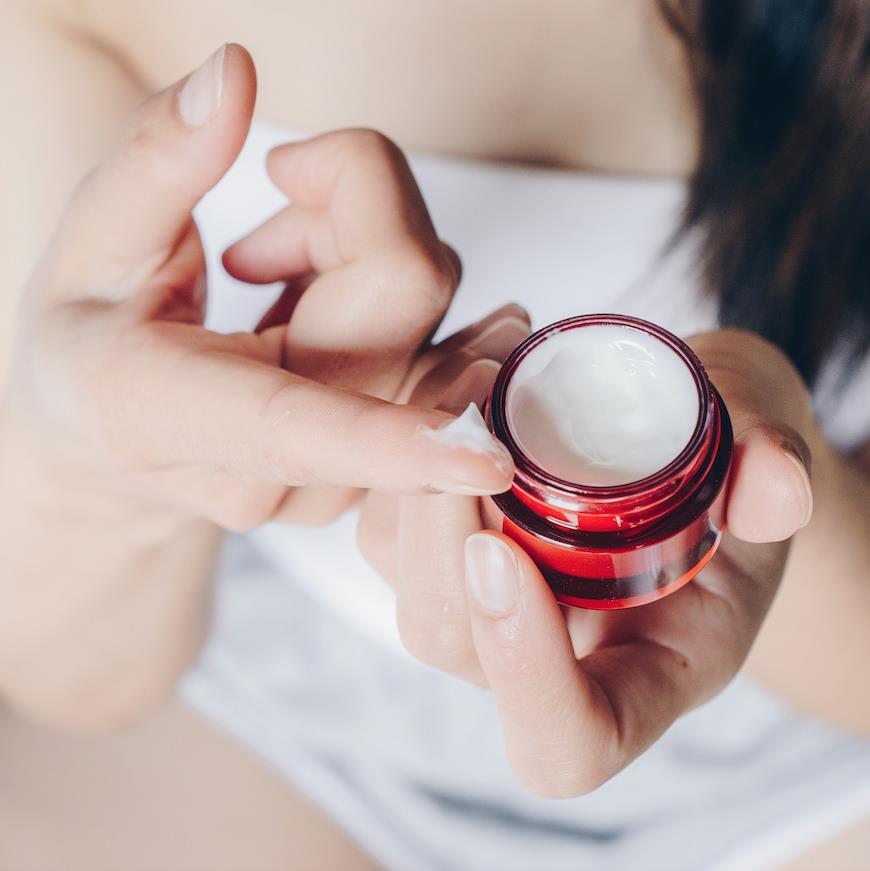 Prestige beauty sales fell 3% last year due to low consumer confidence