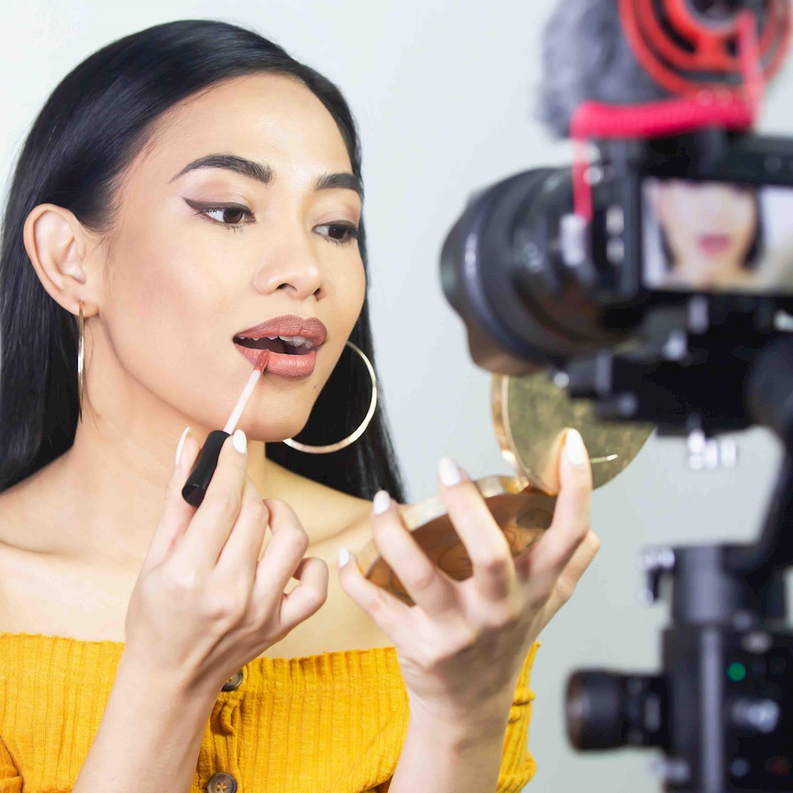 Beauty influencers on YouTube earn up to £600,000 per year