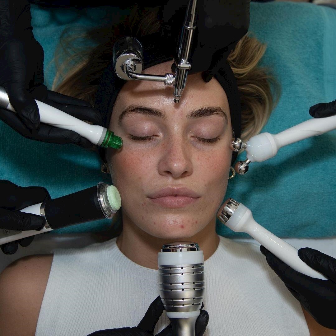 How can advanced facials help to strengthen the skin barrier?