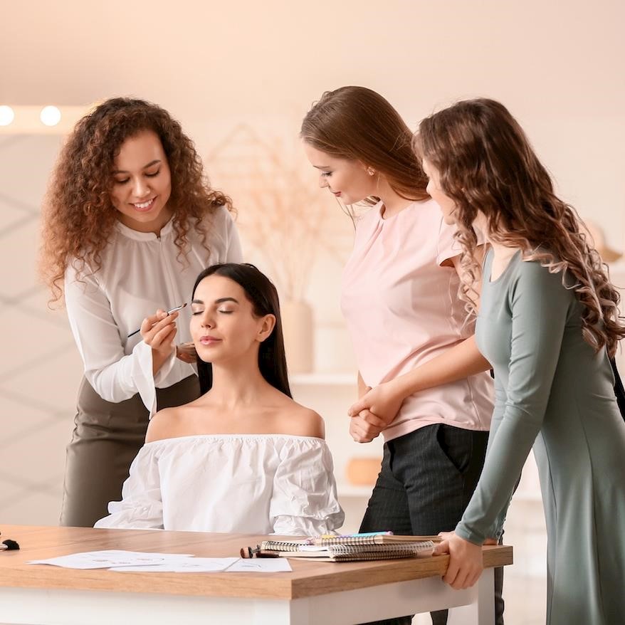 [Updated] The benefits of taking on a beauty salon apprentice