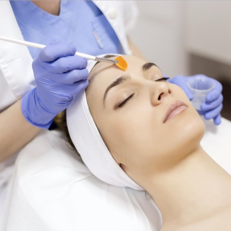 How to use potent active skincare ingredients in facials without irritation 