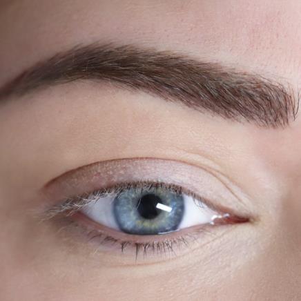Why you should train up in permanent make-up instead of microblading 