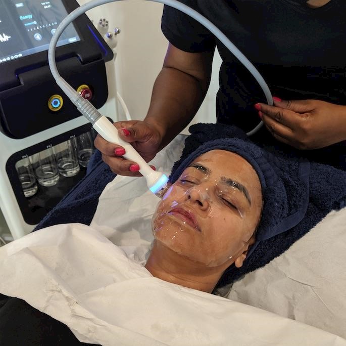 The best technologies to use in a hydrating facial