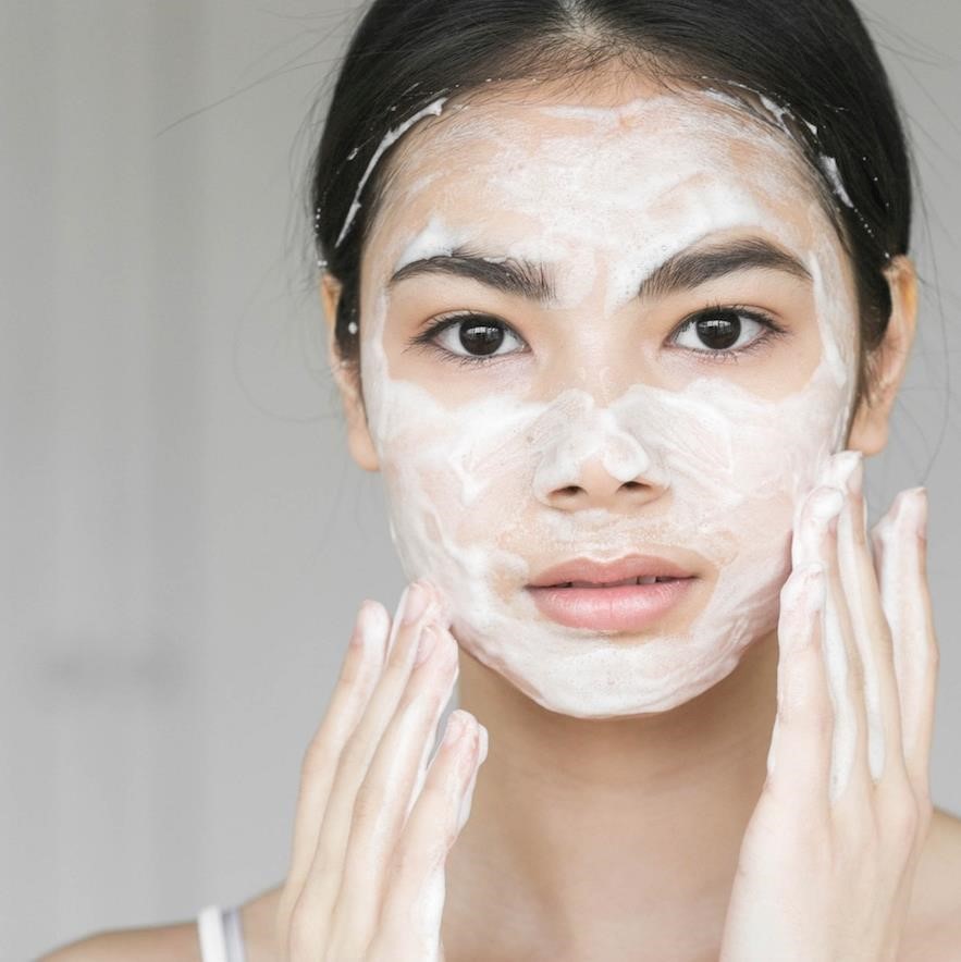 10–18 year olds spend £709m on toiletries and cosmetics per year