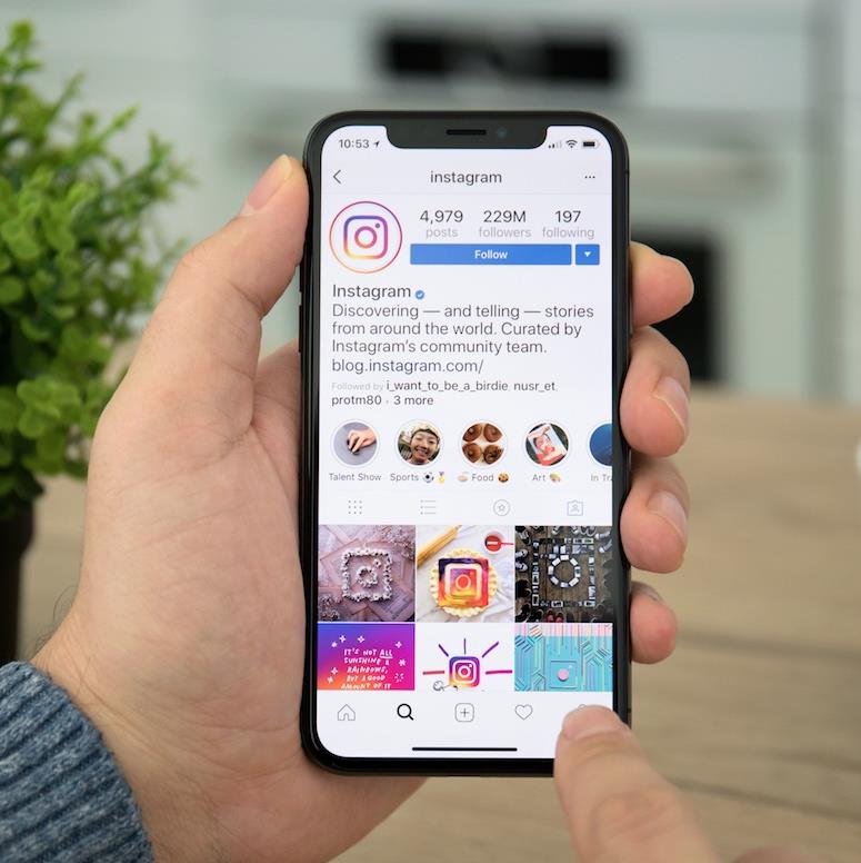 Nail techs: how to deal with abusive Instagram DMs from clients