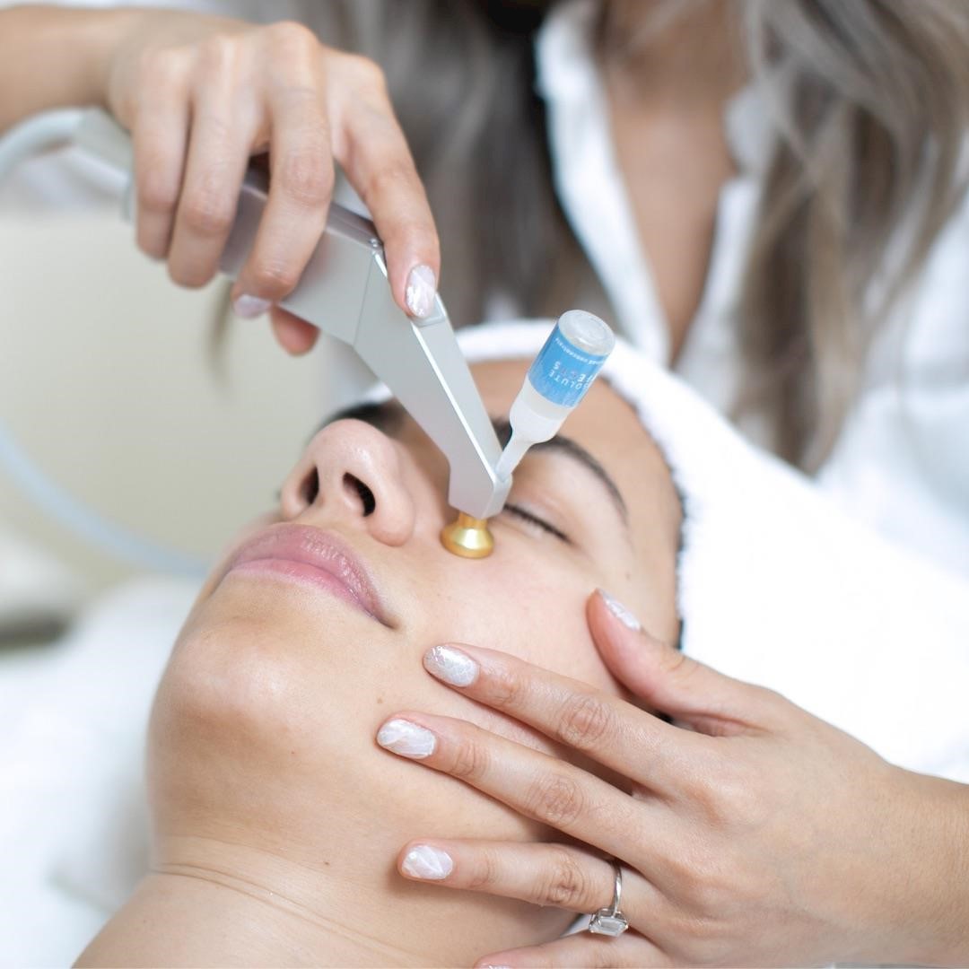 Oxygen-infused facials: how they work and why to invest in them 