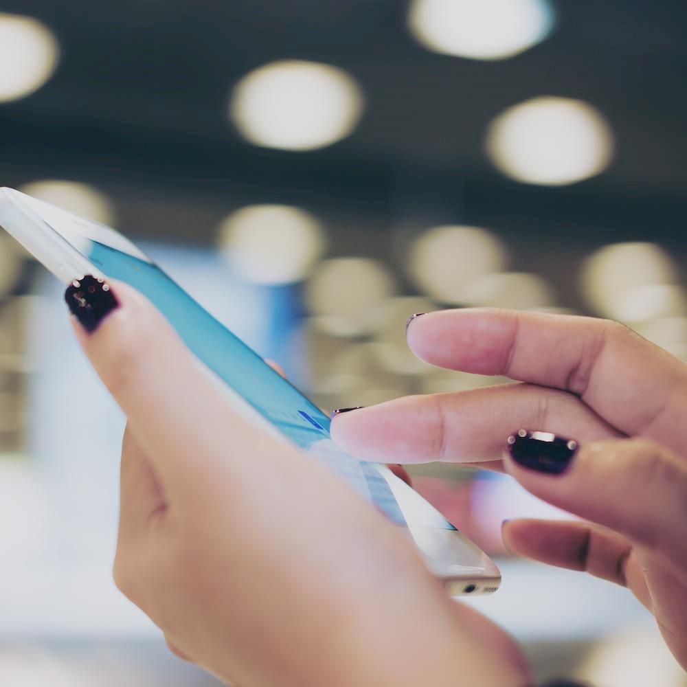 Robotic AI manicures will be available in US airport spas in 2023