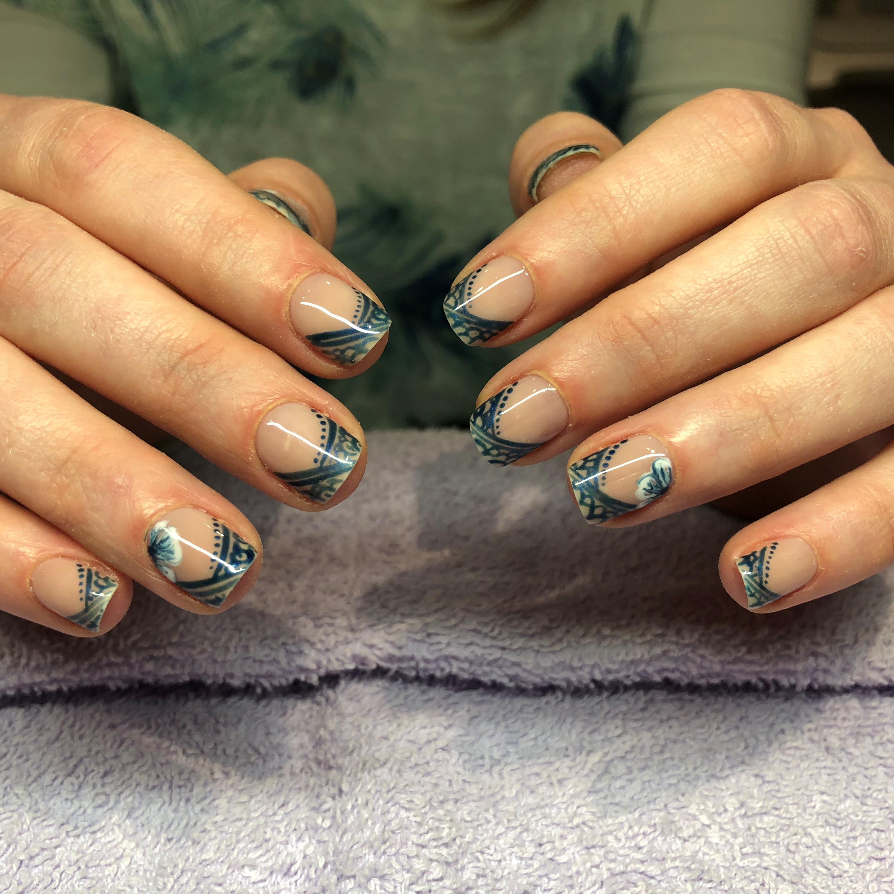 Gel-polish nail art guide for trainee techs