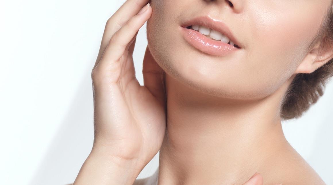 [Updated] Everything you need to know about dermaplaning and the glass skin trend