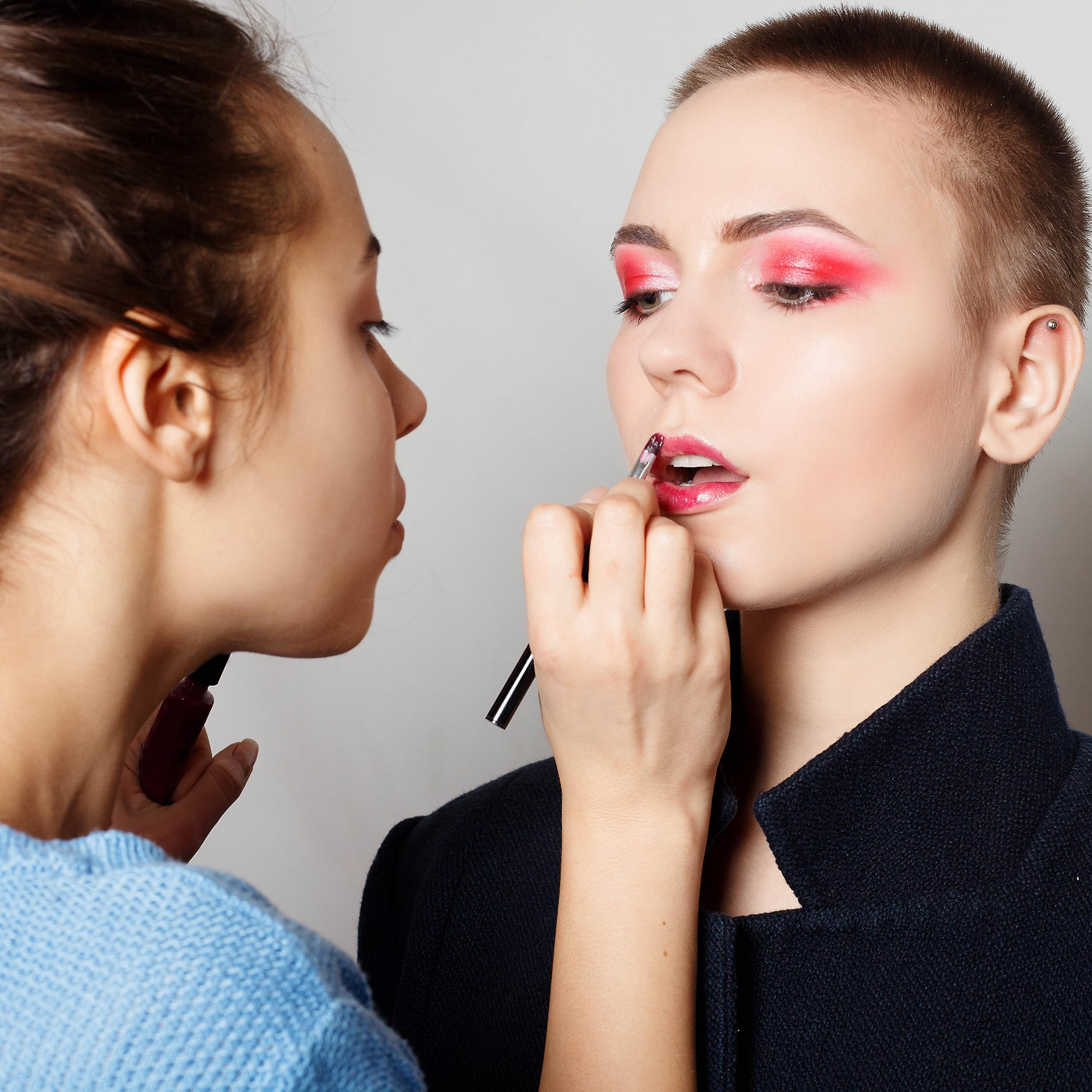 5 skills you need to make it as a session make-up artist 