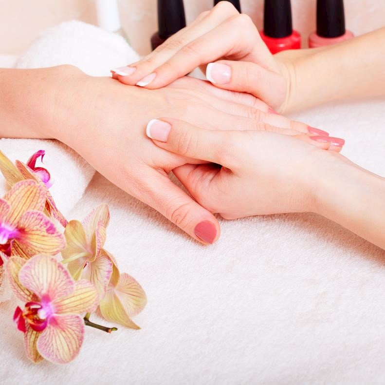 Mii collaborates with TPOT to make nail treatments more accessible to clients with cancer